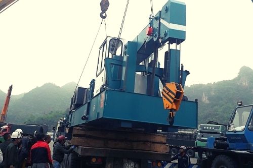 vận chuyển hàng hóa lớn và nặng, hàng quá khổ quá tải