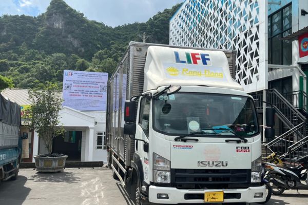 Kinh Nghiệm Thực Tế Khi L&agrave;m Thủ Tục Tại Cửa Khẩu Hữu Nghị