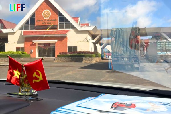 Danh s&aacute;ch cửa khẩu vận chuyển h&agrave;ng h&oacute;a xuất nhập khẩu ch&iacute;nh tuyến Việt Nam - Camphuchia
